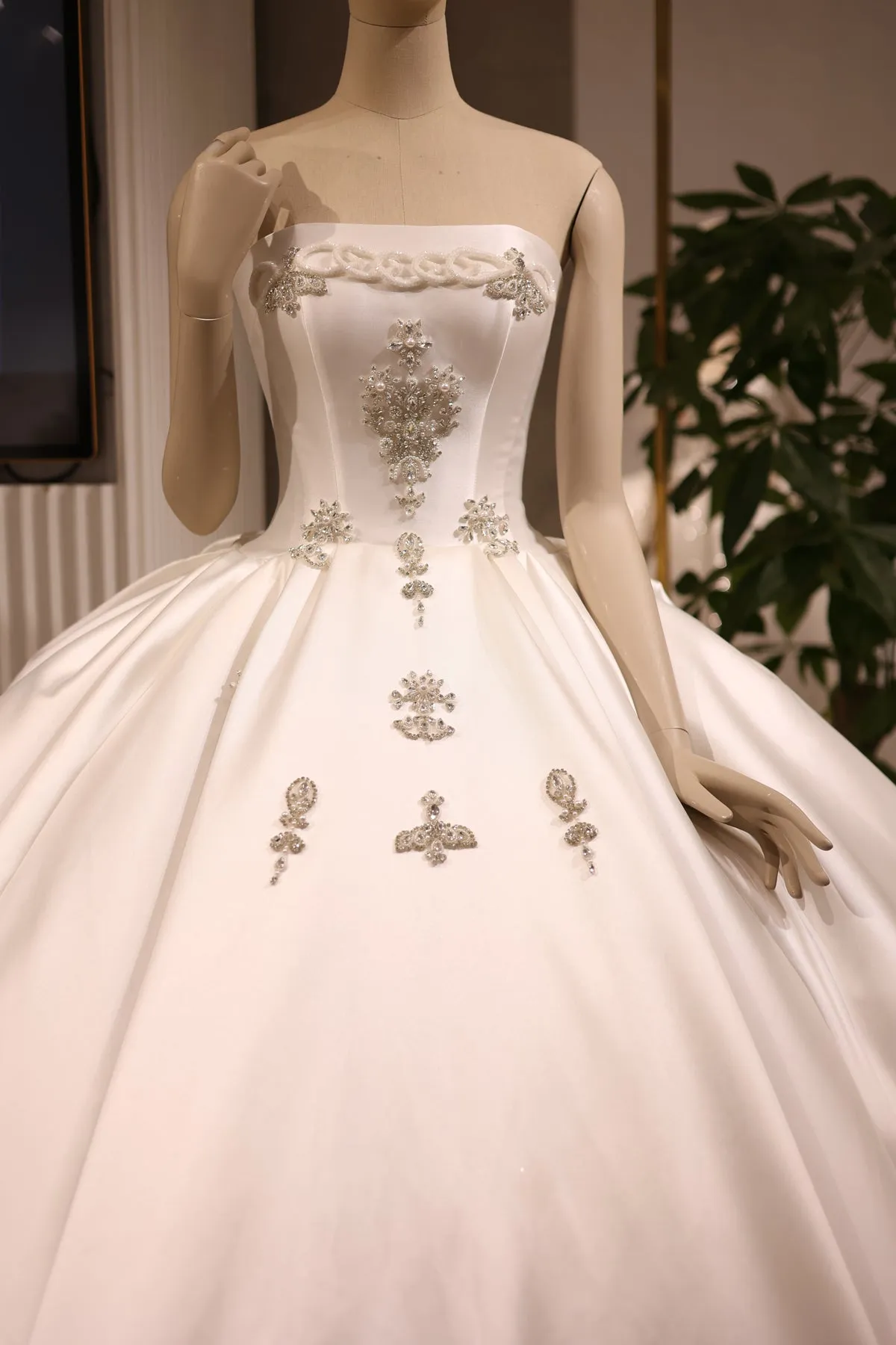 Simple Strapless Off-White Ball Gown Wedding Dress RS038