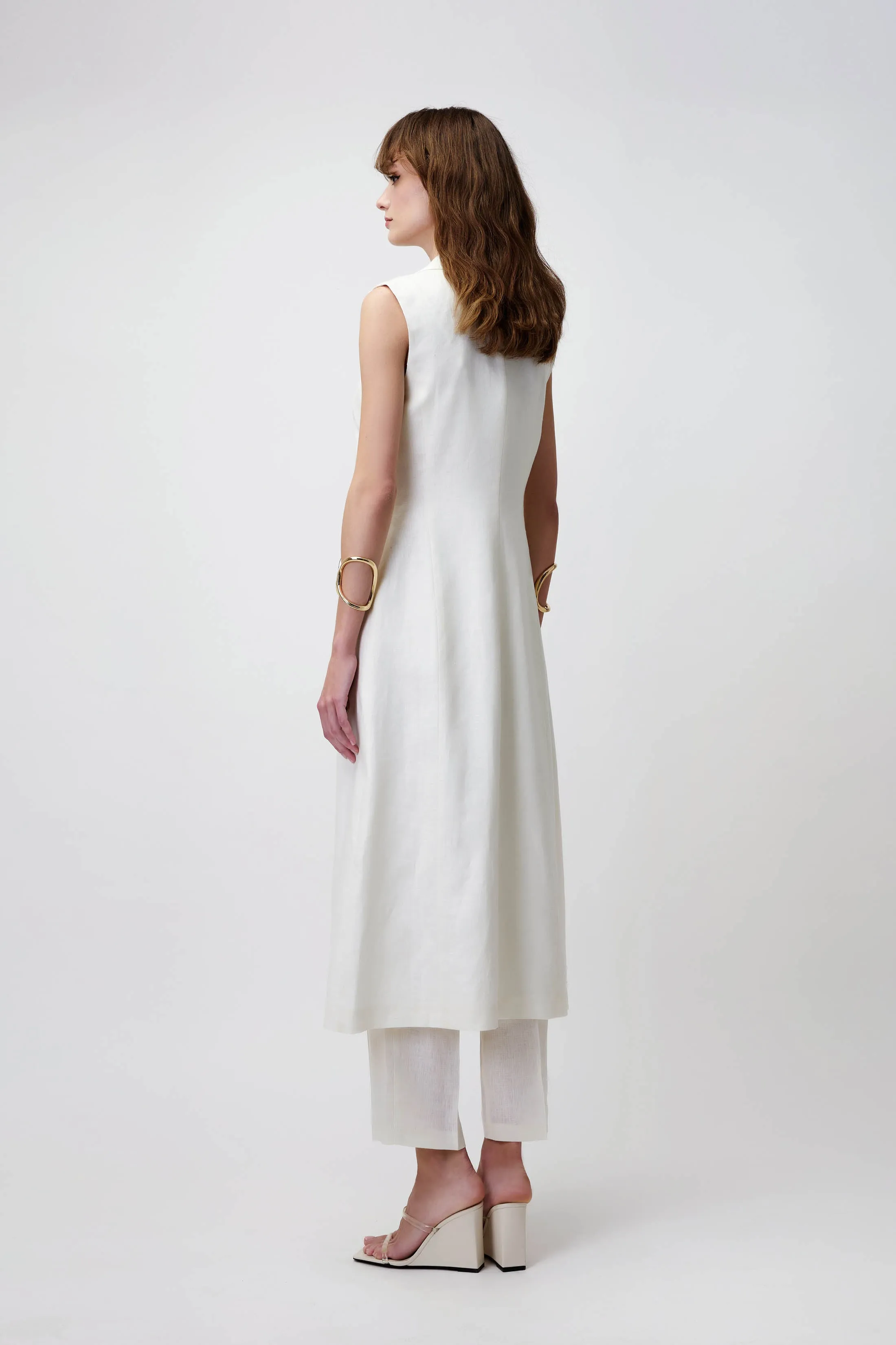 Vest in Linen with Gold Rings