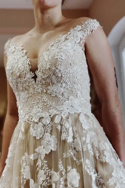 Vintage Long A-line Lace Wedding Dresses With Train